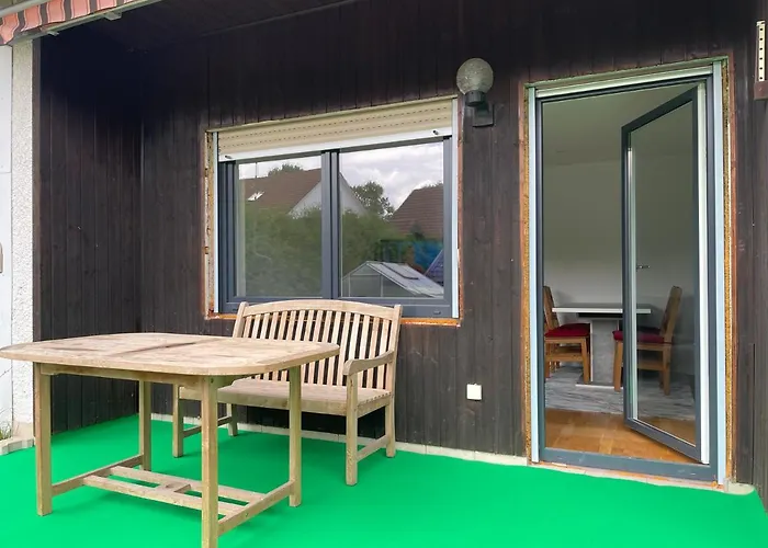 Bungalow In Ruhiger Siedlung Mit Stellplatz