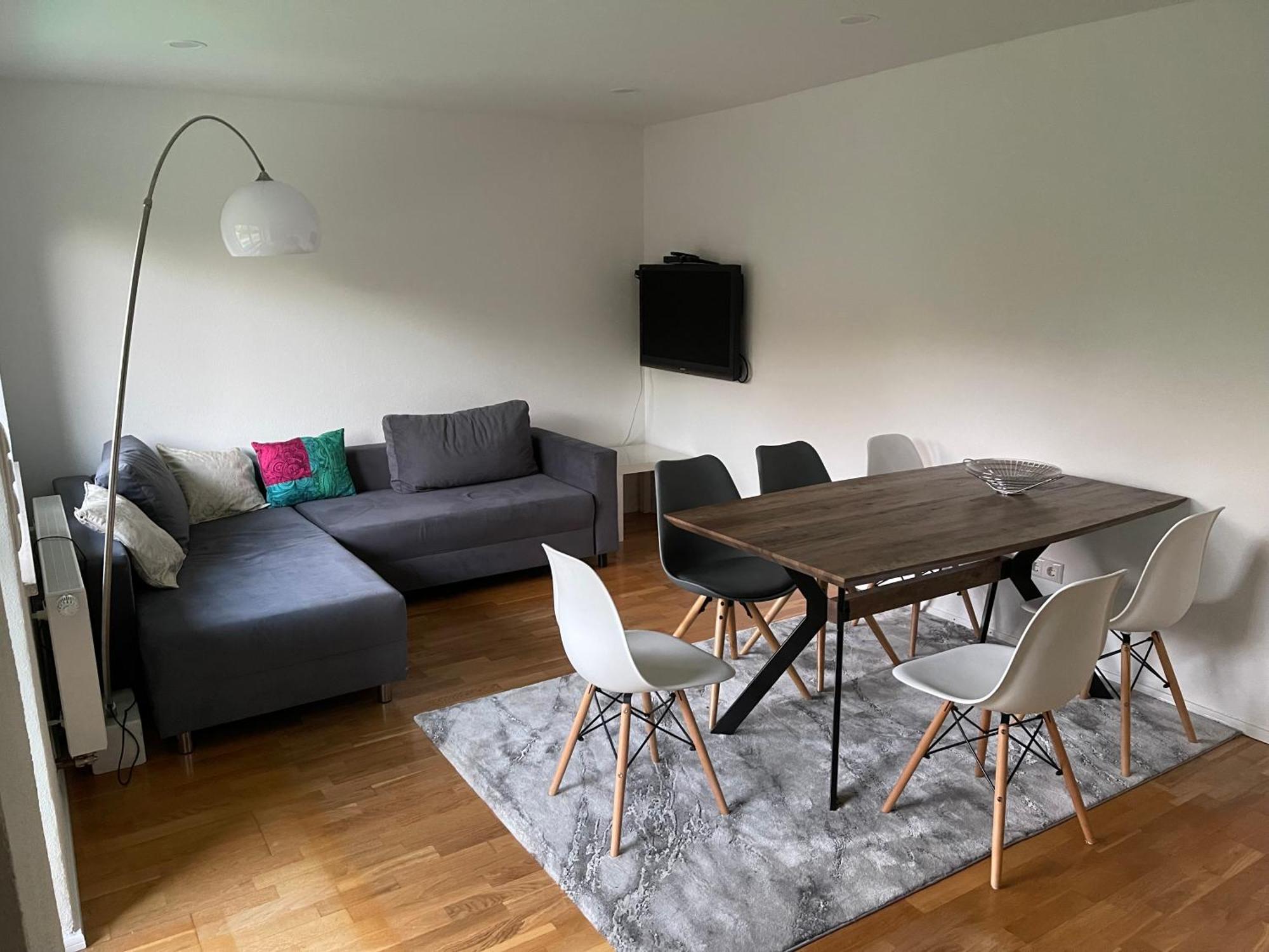 In Ruhiger Siedlung Mit Stellplatz Apartment